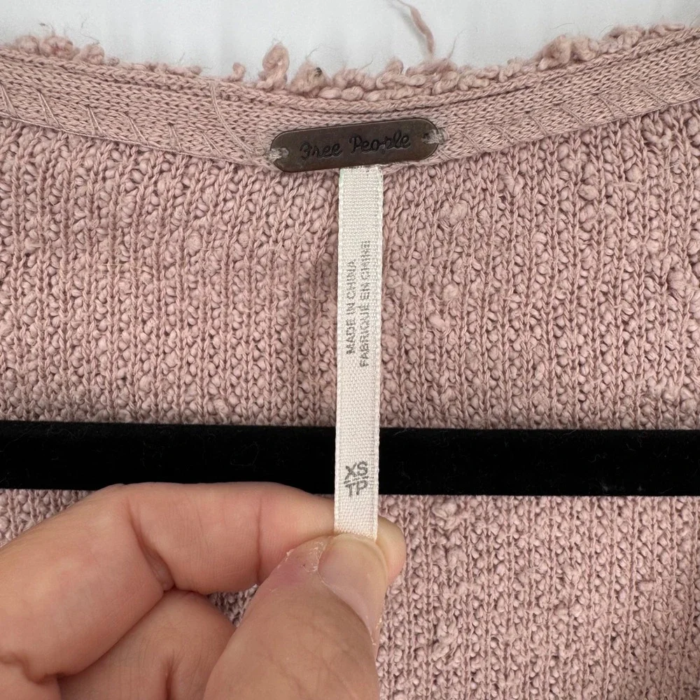 Free People Popcorn Pullover V-Neck Boxy Sweater In Mauve Pink Sz XS Boho Casual